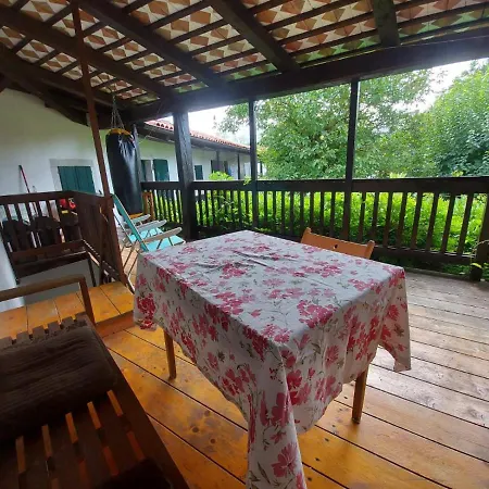 Apartamento Apartmaji Hedera Komen