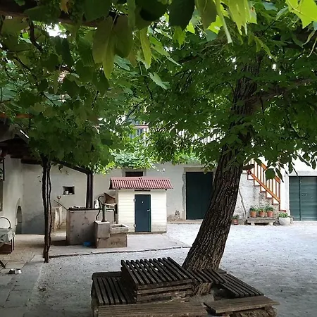 Apartmaji Hedera Komen
