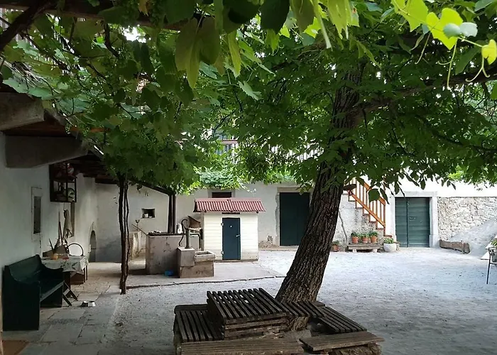 Apartmaji Hedera Komen